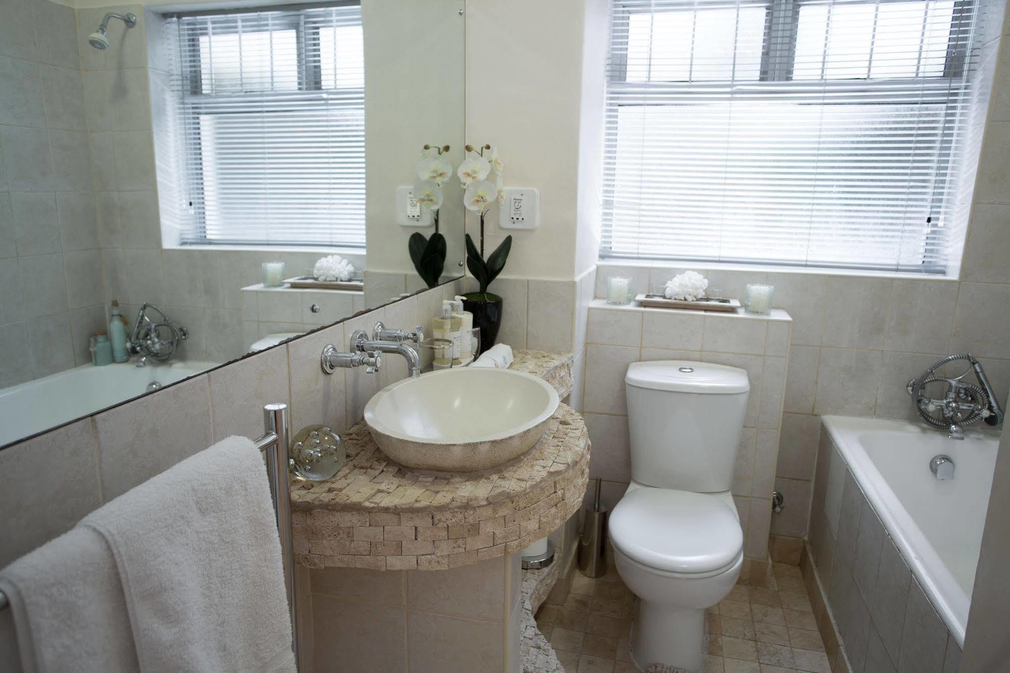 Appartement Caprice Camps Bay Extérieur photo